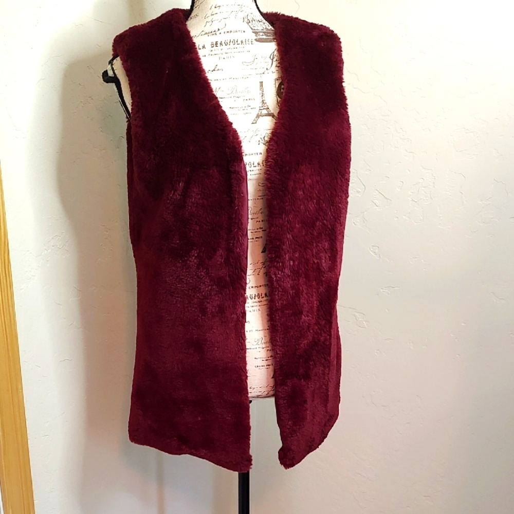 Me Jane Retro 90's Faux Fur Red Cherry- Burgundy Long Line Vest SZ Large